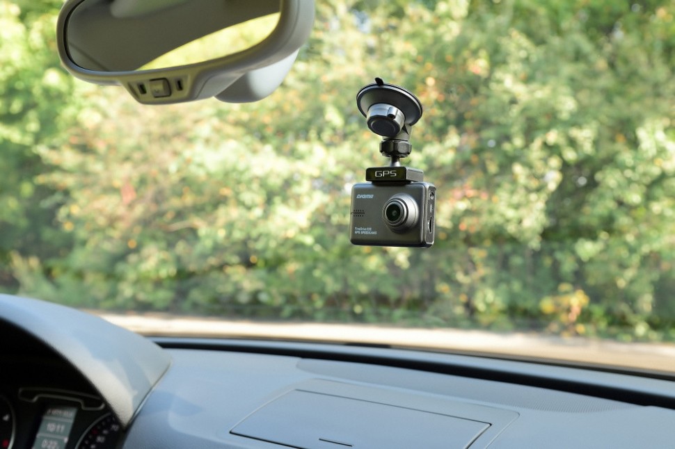 Видеорегистратор с функцией speedcam