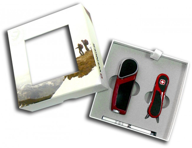 Набор Wenger зажигалка + нож. Цвет красный