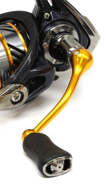 Катушка безынерционная Daiwa Revros LT1000 - 5 -2:1 - 4 подш. - вес 210г Катушка безынерционная Daiwa Revros LT1000 - 5 -2:1 - 4 подш. - вес 210г