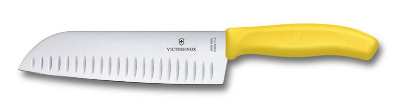 Нож сантоку Victorinox SwissClassic, рифлёное лезвие 17 см, жёлтый, в картонном блистере Нож сантоку Victorinox SwissClassic, рифлёное лезвие 17 см, жёлтый, в картонном блистере
