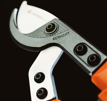 Сучкорез контактный Gardena Premium 700 B белый/черный (08710-20.000.00) Сучкорез контактный Gardena Premium 700 B белый/черный (08710-20.000.00)